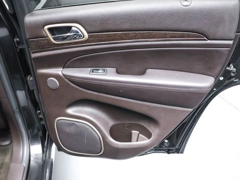 Used 2014 Jeep Grand Cherokee Summit image 32