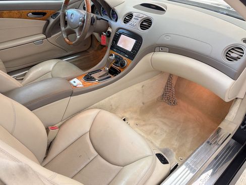 Used 2008 Mercedes-Benz SL 550 w/ AMG Sport Pkg image 23