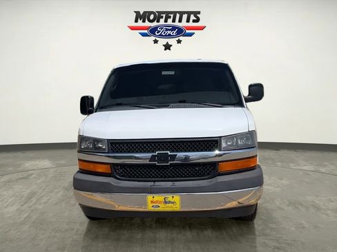 Used 2017 Chevrolet Express 3500 LT w/ LT Preferred Equipment Group RWD image 4
