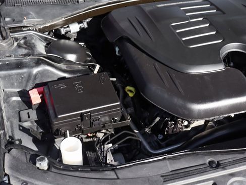 Used 2020 Chrysler 300 S image 11