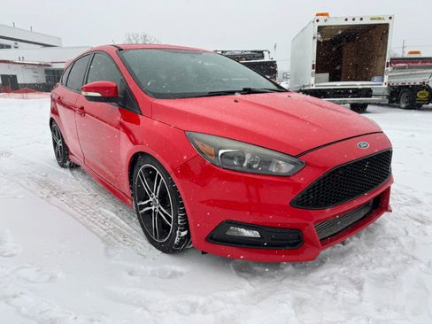Used 2017 Ford Focus ST image 7