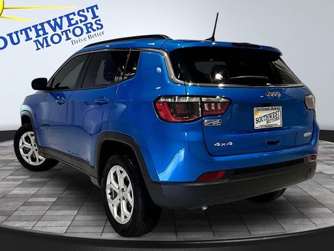 Used 2024 Jeep Compass Latitude AWD/4WD image 5