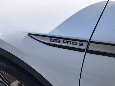 Used 2023 Volkswagen ID.4 Pro S image 40