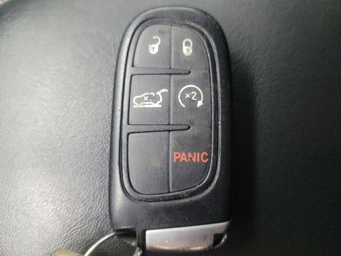 Used 2018 Jeep Cherokee Limited AWD/4WD image 32
