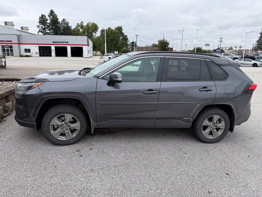 Used 2024 Toyota RAV4 XLE w/ Convenience Package AWD/4WD image 4