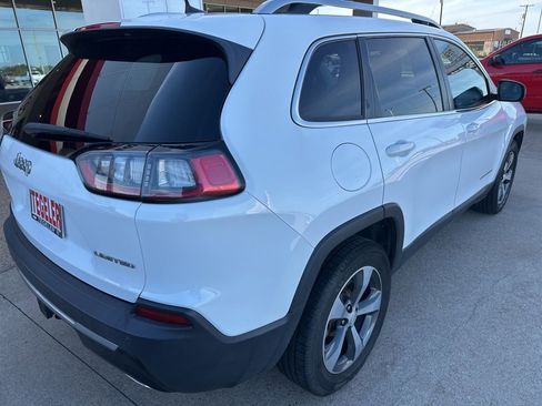 Used 2019 Jeep Cherokee Limited image 7