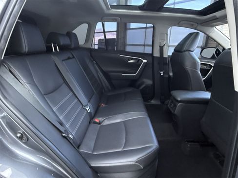 Used 2019 Toyota RAV4 Limited image 42