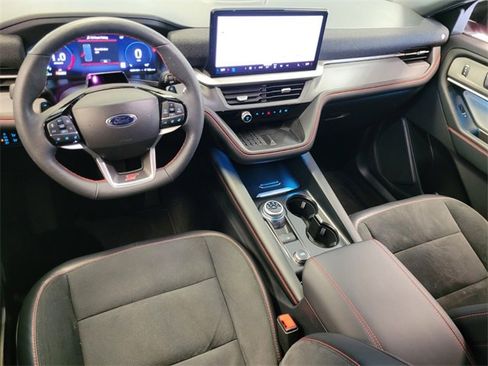 Used 2025 Ford Explorer ST image 8
