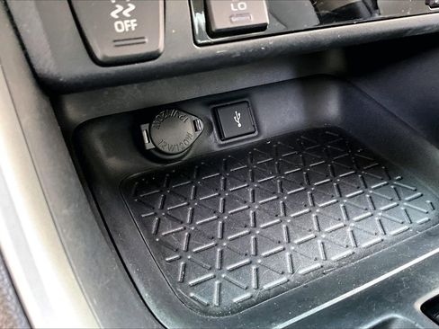 Used 2022 Toyota RAV4 XLE Premium AWD/4WD image 26