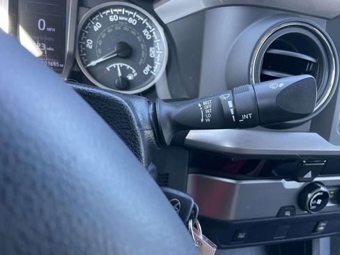 Used 2018 Toyota Tacoma SR5 w/ SR5 Appearance Package (SM) image 37