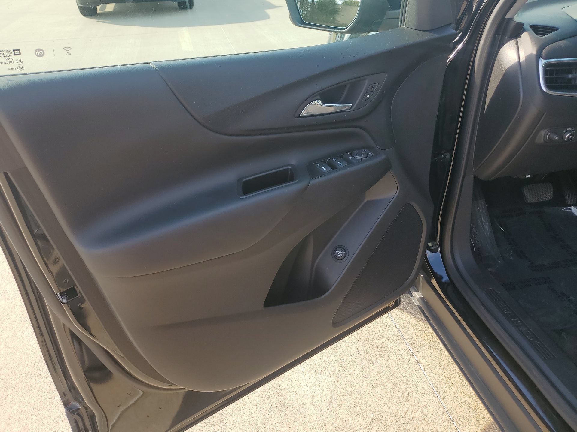 Used 2023 Chevrolet Equinox LT AWD/4WD image 28