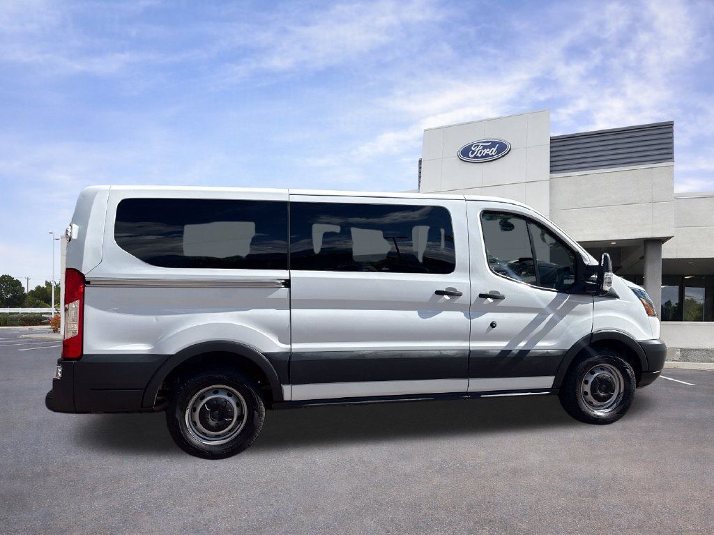 Used 2018 Ford Transit 150 XL RWD image 9