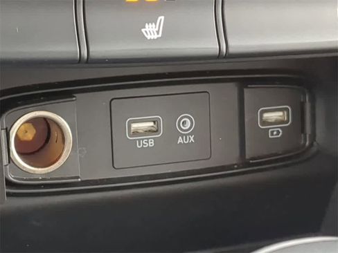 Used 2019 Hyundai Santa Fe Limited image 30