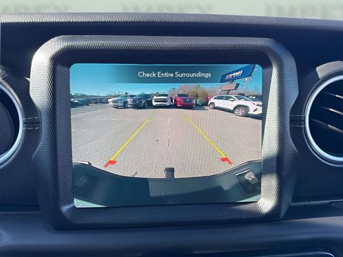 Used 2021 Jeep Gladiator Overland w/ Uconnect 4C Nav & Sound Group image 20