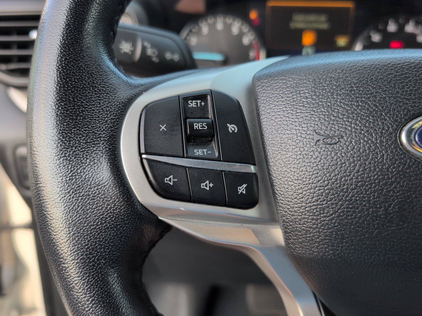Used 2023 Ford Explorer XLT AWD/4WD image 26
