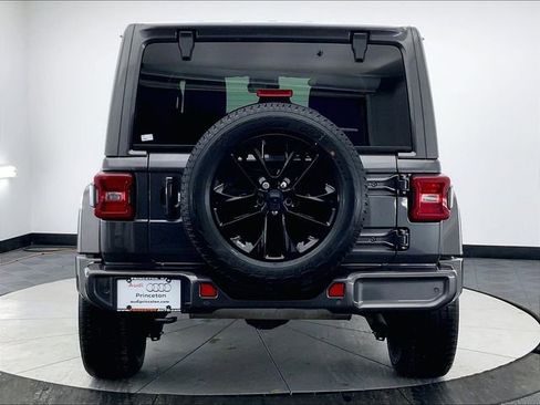 Used 2021 Jeep Wrangler Unlimited Sahara image 4