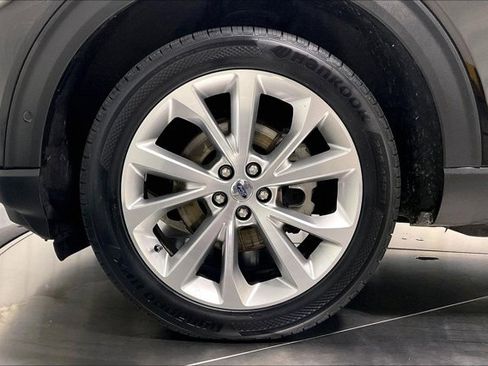 Used 2022 Ford Explorer Platinum w/ Equipment Group 601A AWD/4WD image 9
