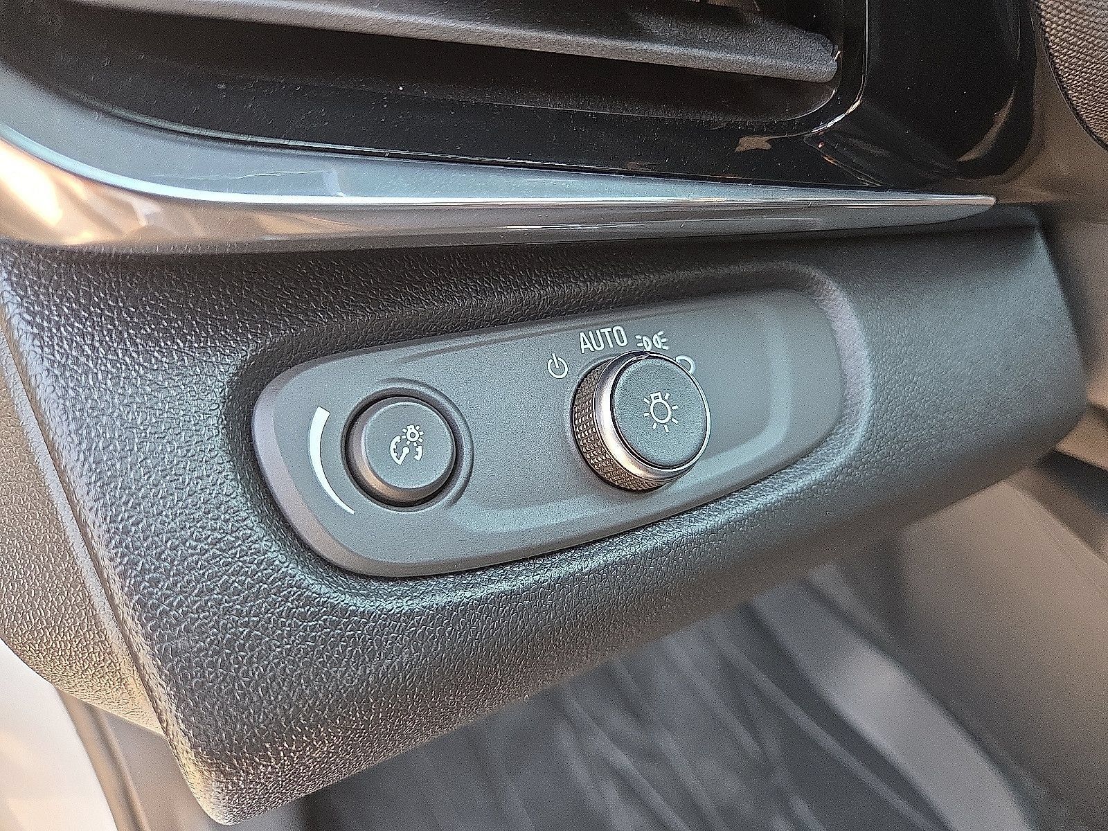 Used 2025 Buick Envista Avenir FWD image 11