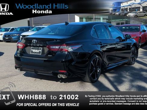 Used 2018 Toyota Camry XSE image 5