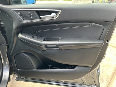 Used 2023 Ford Edge Titanium image 19