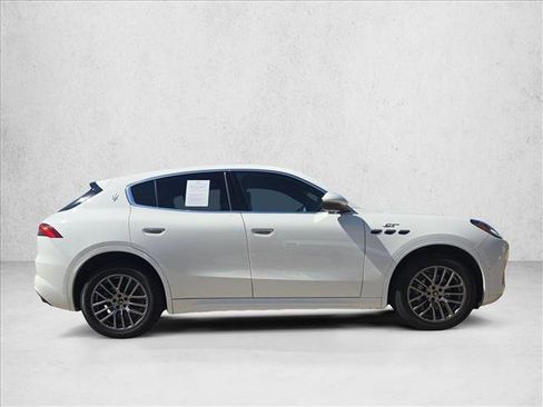 Used 2024 Maserati Grecale GT image 4