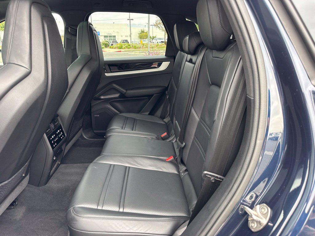 Used 2024 Porsche Cayenne S AWD/4WD image 36