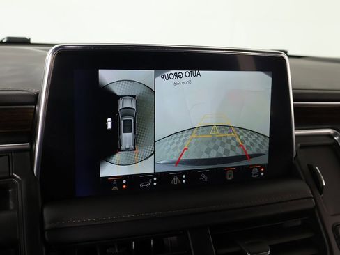 Used 2024 Chevrolet Suburban High Country w/ Advanced Technology Package image 6