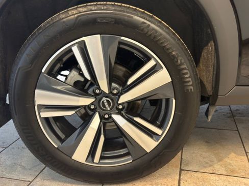 Used 2022 Nissan Rogue SL w/ SL Premium Package image 45