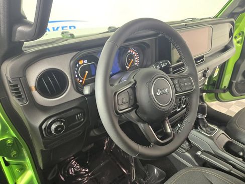 Used 2025 Jeep Wrangler Unlimited Sport AWD/4WD image 8