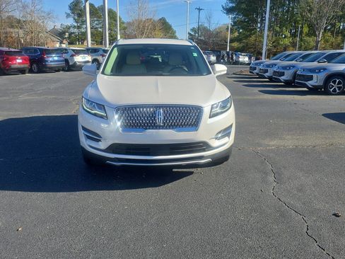 Used 2019 Lincoln MKC Premiere image 2