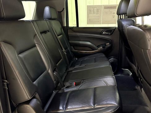 Used 2018 Chevrolet Suburban LT image 14