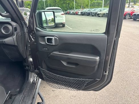 Used 2018 Jeep Wrangler Unlimited Sahara AWD/4WD image 42