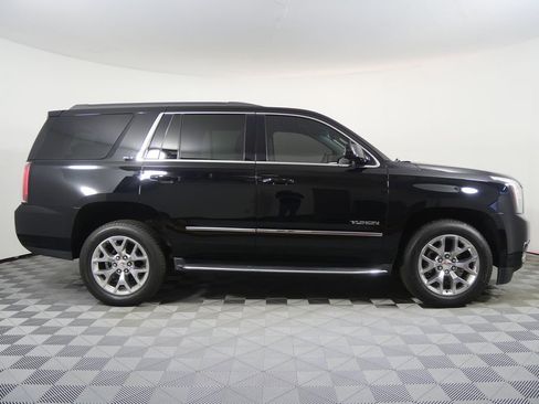 Used 2018 GMC Yukon SLT RWD image 2