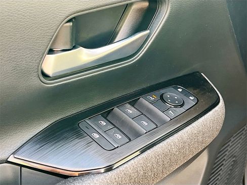 New 2026 Nissan Kicks SV image 17