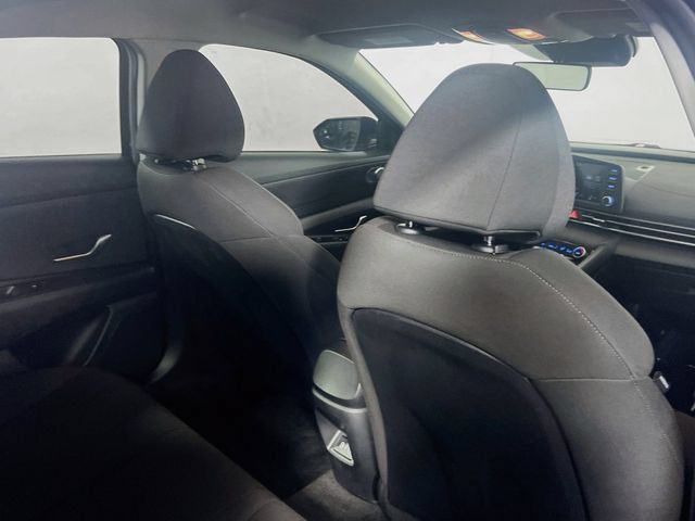 Used 2025 Hyundai Elantra Hybrid FWD image 8