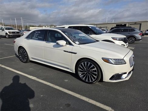 Used 2018 Lincoln Continental Black Label image 2