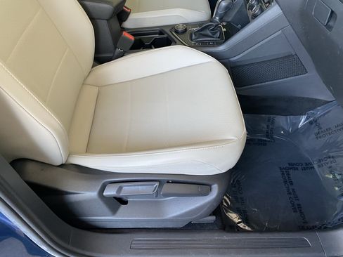 Used 2019 Volkswagen Tiguan SEL AWD/4WD image 43