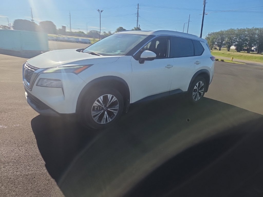 Used 2021 Nissan Rogue SV w/ Premium Package FWD image 4