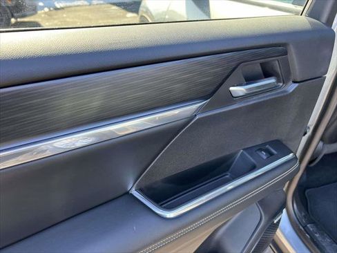 Certified 2025 GMC Acadia Elevation w/ Elevation Premium Package image 11