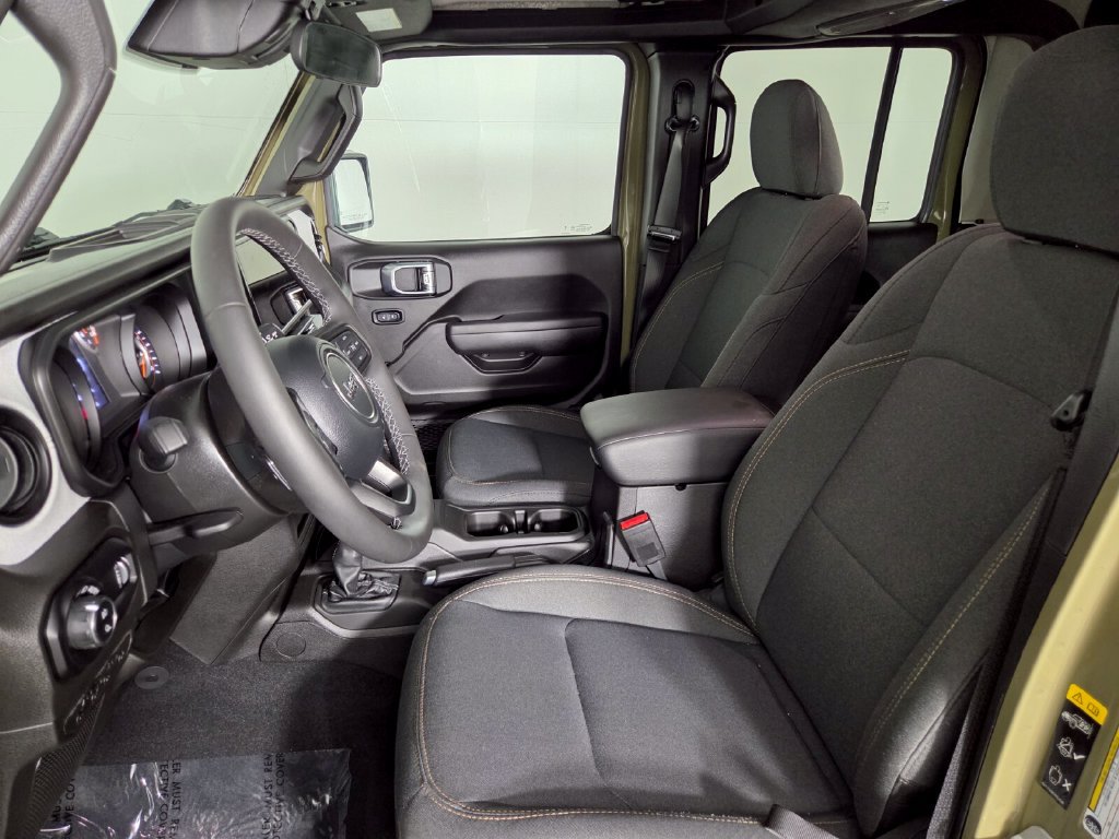 Used 2026 Jeep Gladiator Sport AWD/4WD image 9
