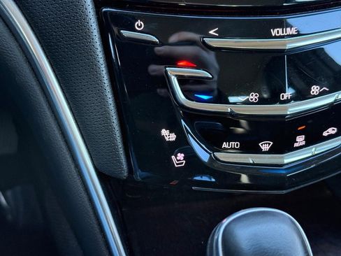 Used 2019 Cadillac XTS Luxury image 26