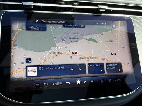 Used 2024 Mercedes-Benz E 350 4MATIC Sedan image 9