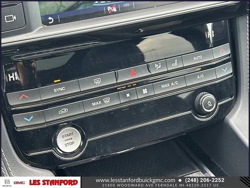 Used 2017 Jaguar F-PACE S image 33