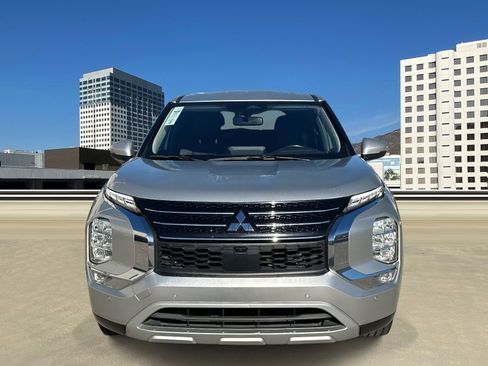 Used 2024 Mitsubishi Outlander FWD image 2
