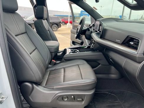 Used 2026 Chevrolet Tahoe High Country w/ Sun And Tow Package AWD/4WD image 16