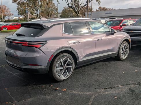 New 2026 Chevrolet Equinox EV LT image 8