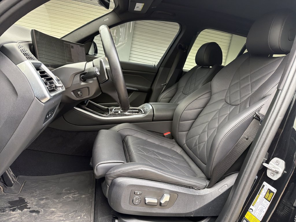 Used 2024 BMW X5 xDrive40i w/ M Sport Package AWD/4WD image 16