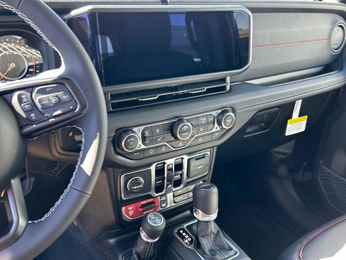 New 2025 Jeep Gladiator Rubicon w/ Convenience Group image 13