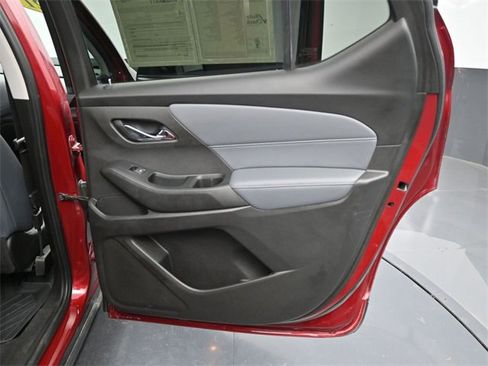 Used 2021 Chevrolet Traverse LT w/ LT Premium Package image 27