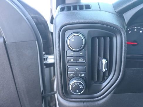 Used 2020 Chevrolet Silverado 1500 Custom w/ Custom Value Package image 16